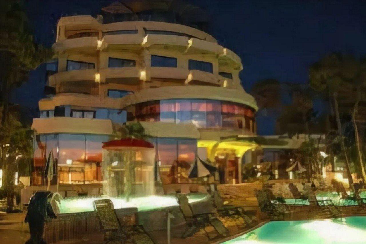 Vela Hotel Kryemëdhej Eksteriør billede
