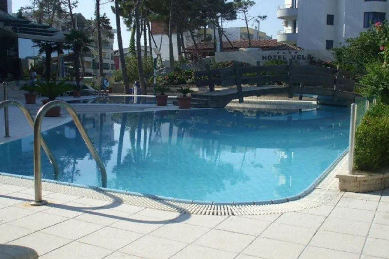 Vela Hotel Kryemëdhej Eksteriør billede