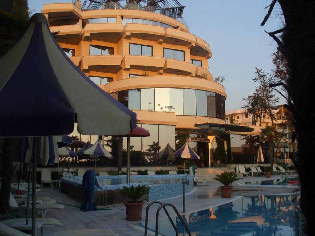 Vela Hotel Kryemëdhej Eksteriør billede